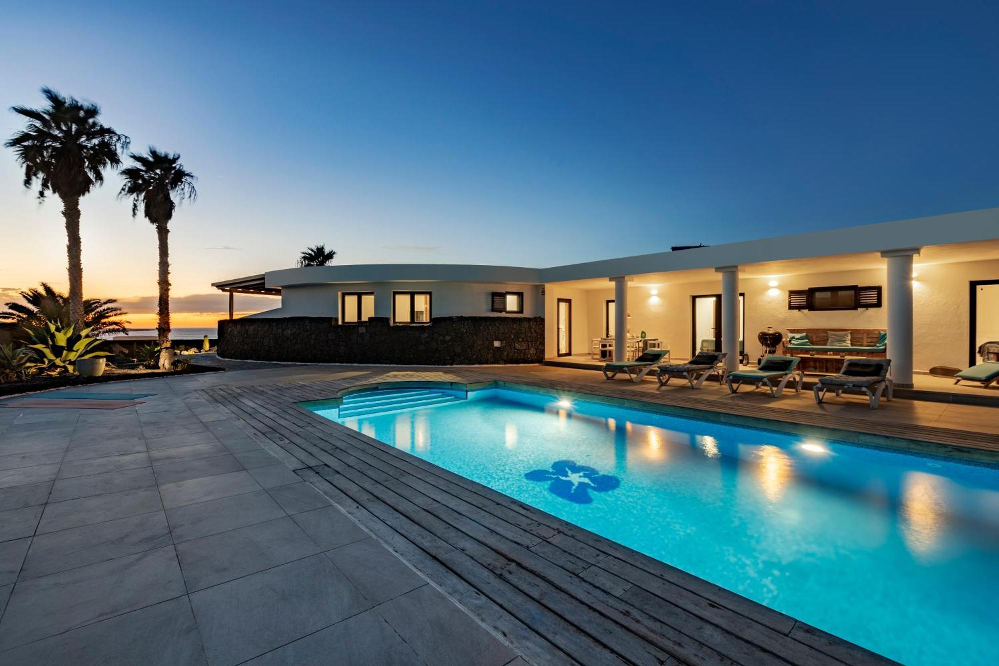 Villa Casa Marina With Pool, Garden And Terrace Famara